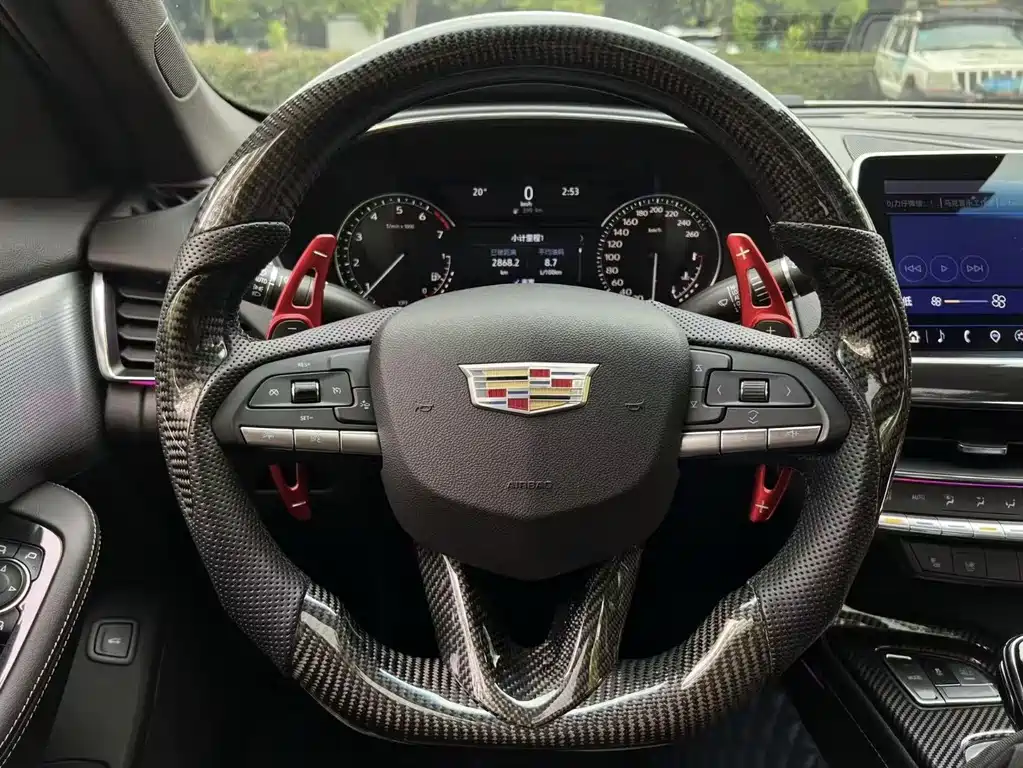 Cadillac CT5 — миниатюра 6