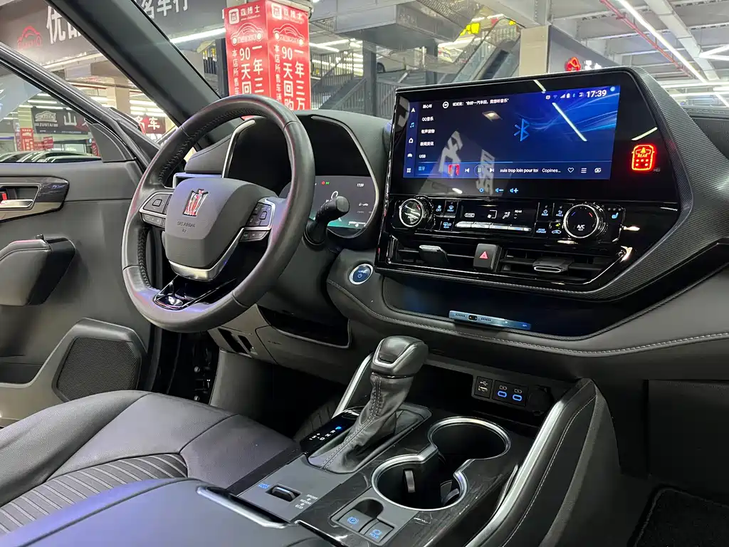 Toyota Crown Kluger — миниатюра 40