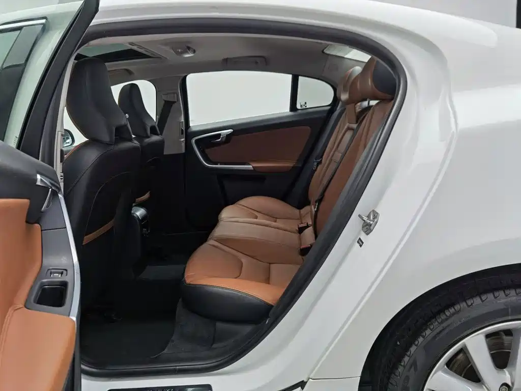 Volvo S60 — миниатюра 15