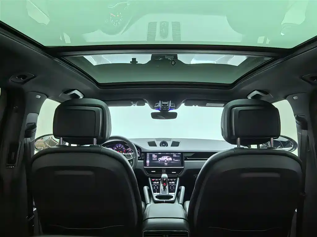 Porsche Cayenne — миниатюра 16