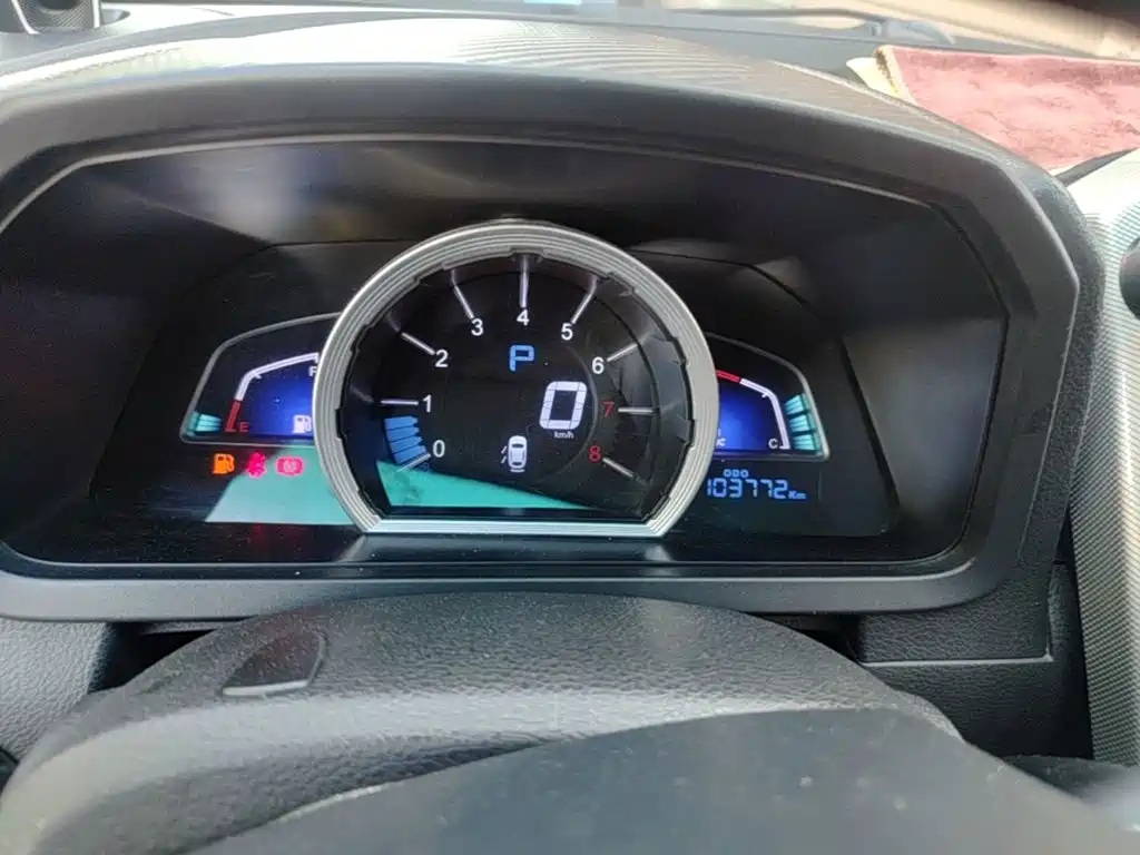 Luxgen U6 — миниатюра 16