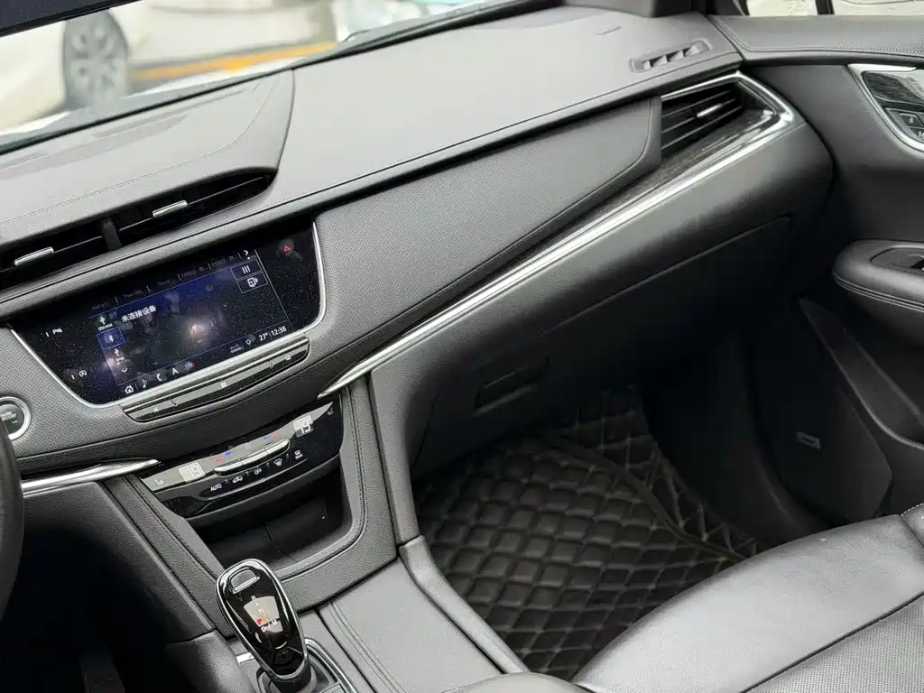 Cadillac XT5 — миниатюра 5