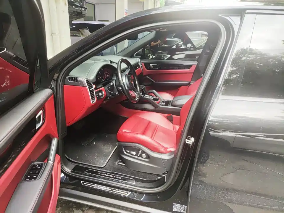 Porsche Cayenne — миниатюра 4