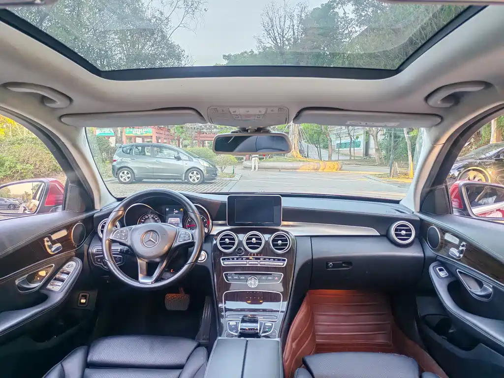 Mercedes-Benz C-Class — миниатюра 7