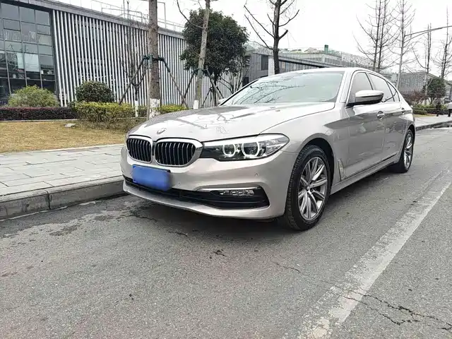BMW 5 SERIES