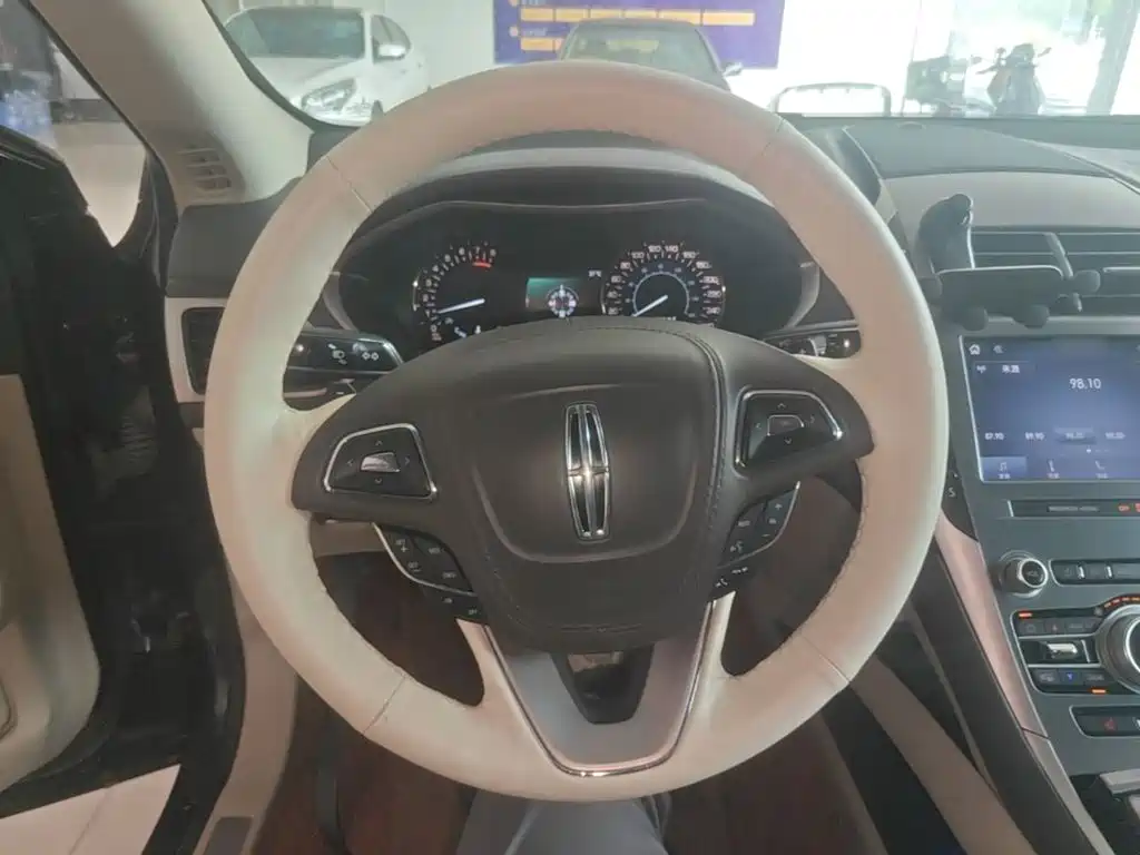 Lincoln MKZ — миниатюра 11