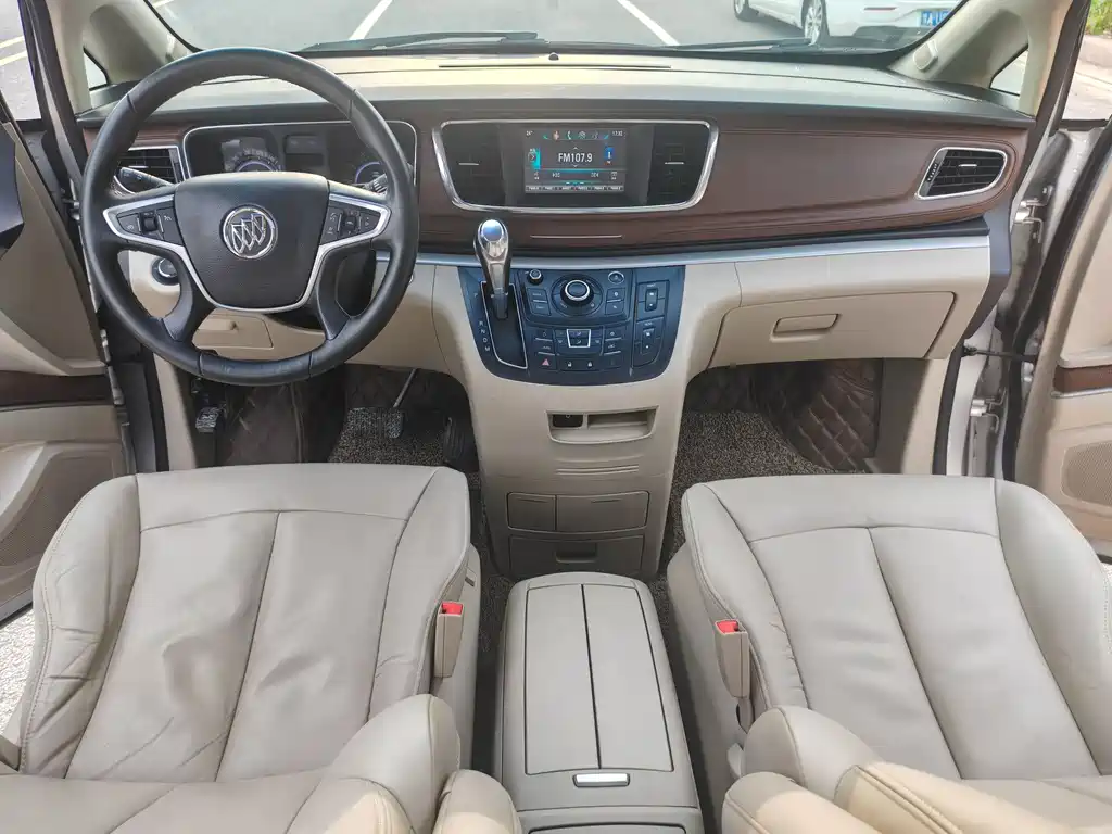 Buick GL8 2017 25S Luxury V