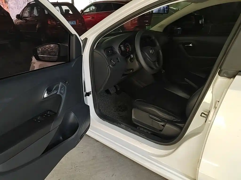 Volkswagen Polo — миниатюра 12