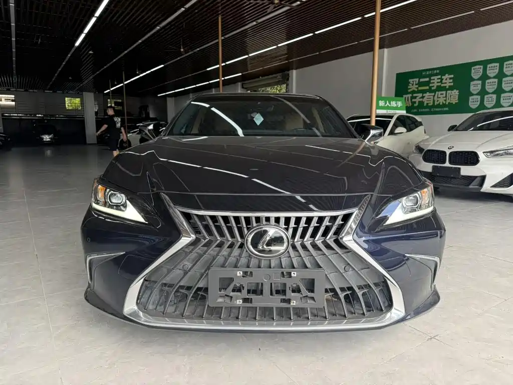 Lexus ES — миниатюра 9