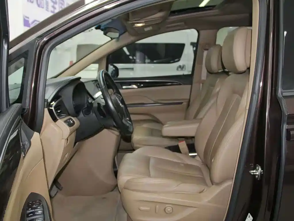 Buick GL8 — миниатюра 5