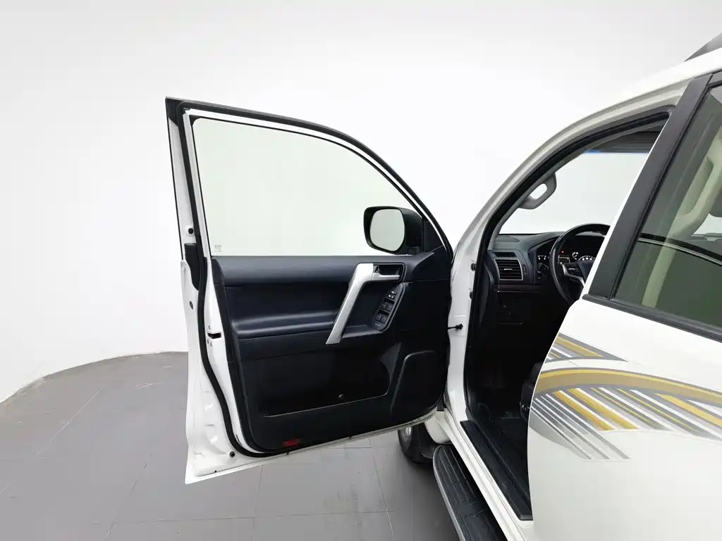Toyota Prado — миниатюра 8
