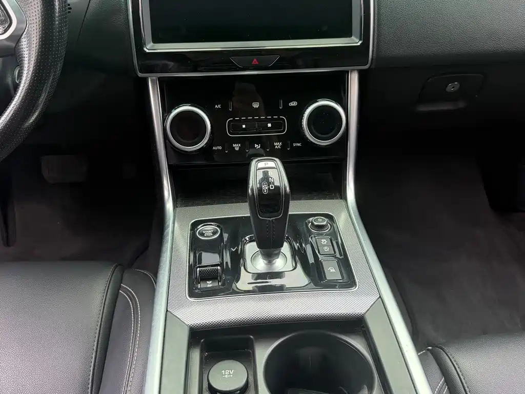 Jaguar XEL — миниатюра 8