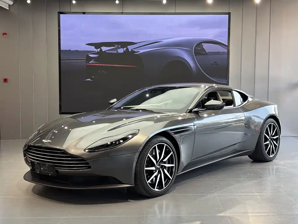 ASTON MARTIN DB11