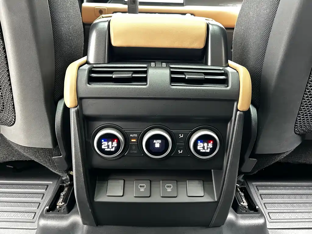 Land Rover Defender — миниатюра 20
