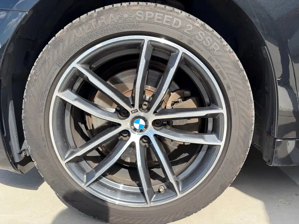 BMW 5 Series — миниатюра 14
