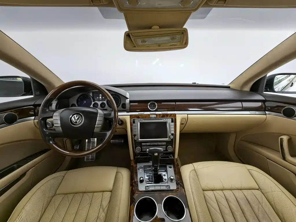Volkswagen Phaeton — миниатюра 5