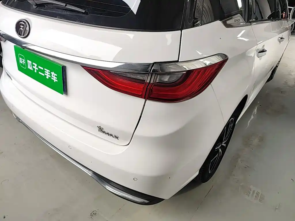 BYD MAX — миниатюра 8