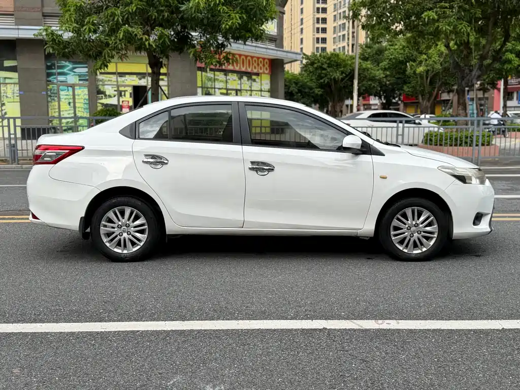 Toyota Vios — миниатюра 4