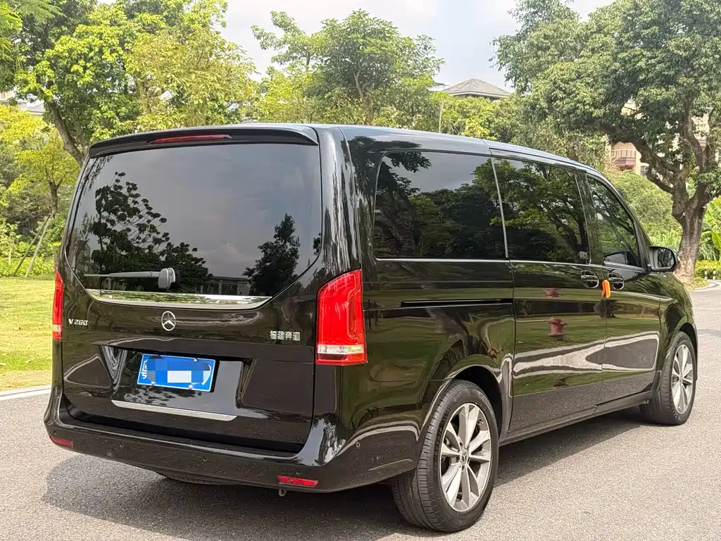 Mercedes-Benz V-Class — миниатюра 10