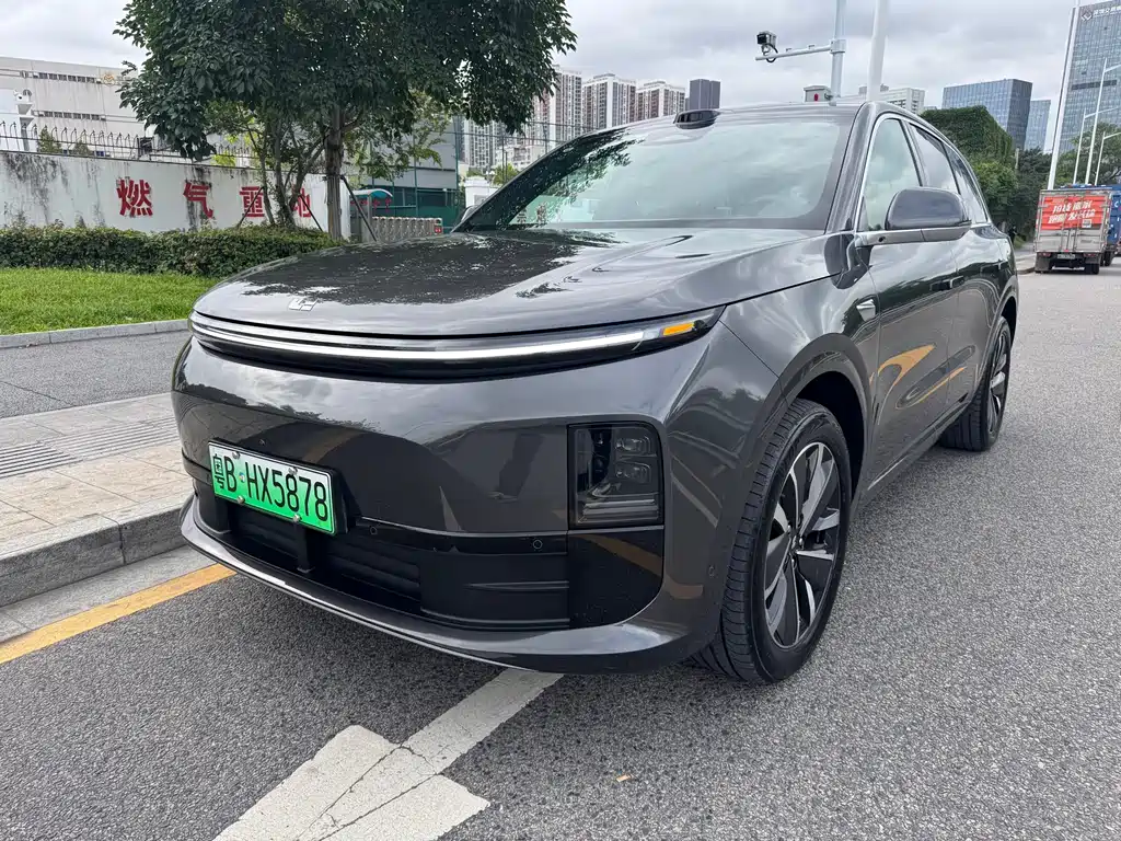 Li Auto Li L6 2025