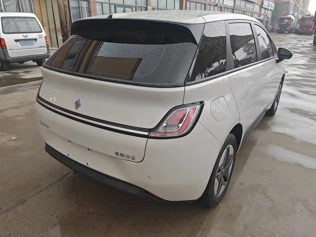 Baojun Yunduo — миниатюра 7