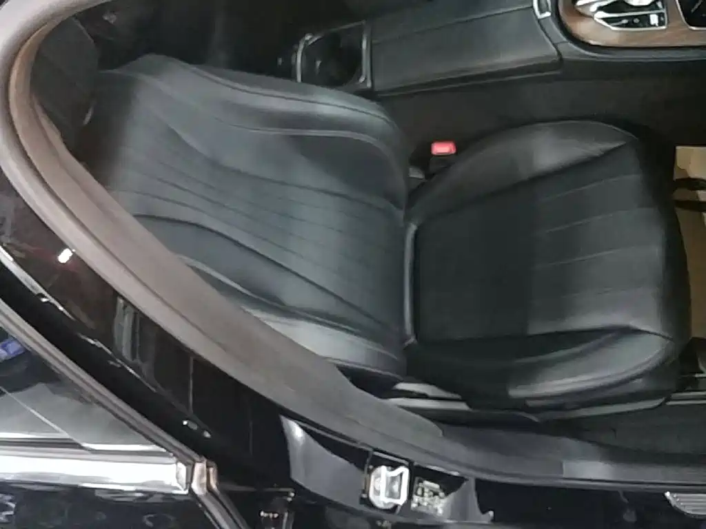 Mercedes-Benz E-Class — миниатюра 25