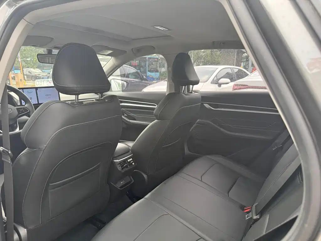 Geely Emgrand — миниатюра 9