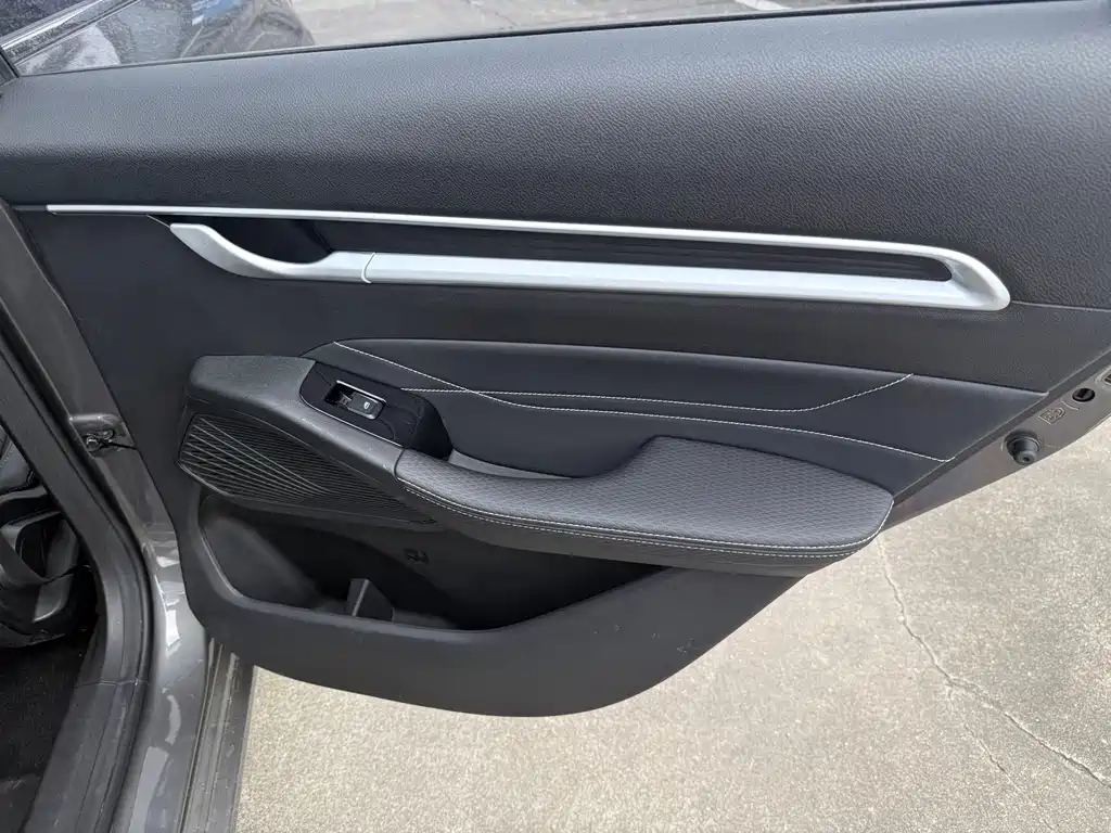 Geely Emgrand — миниатюра 13