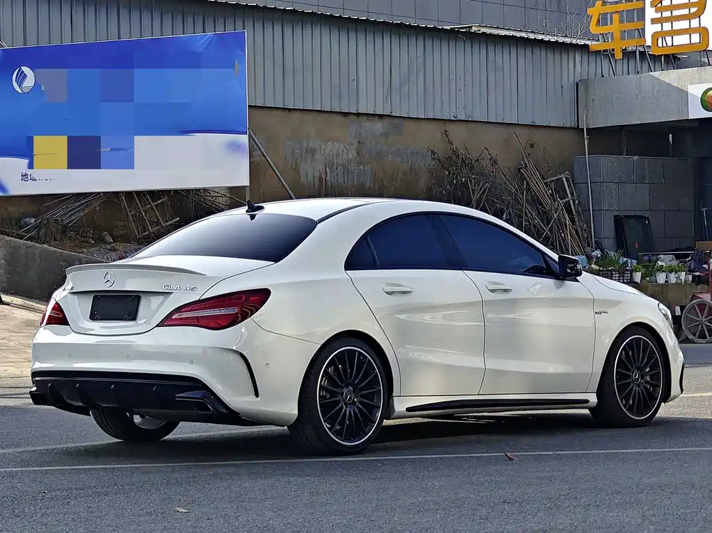 Mercedes-Benz CLA AMG — миниатюра 10