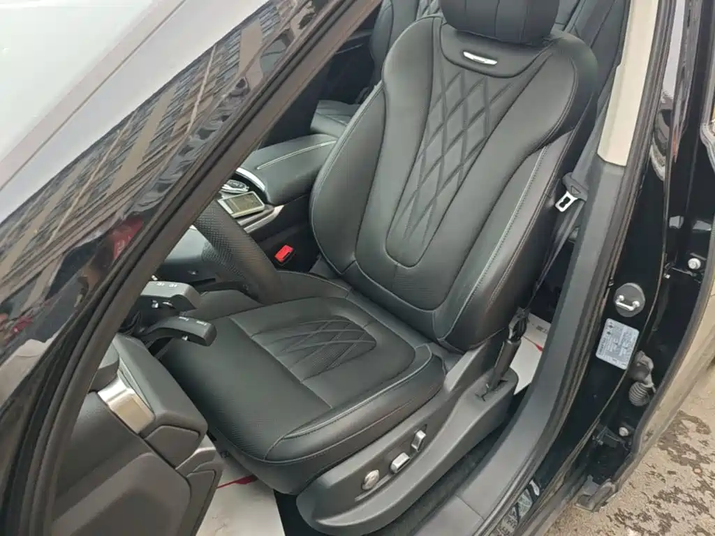 Hongqi Hongqi HS7 PHEV — миниатюра 15