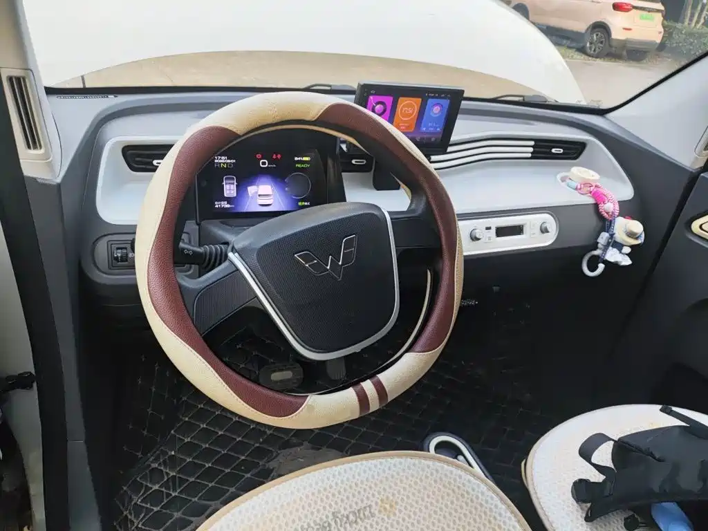 Wuling MINIEV — миниатюра 5