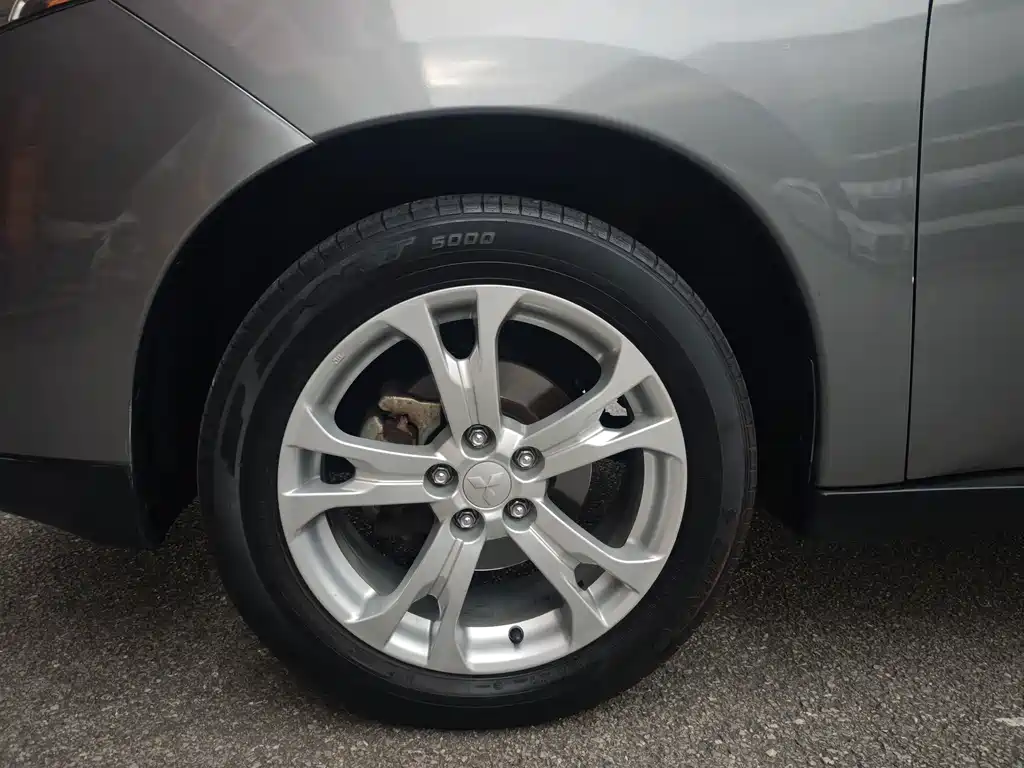 Mitsubishi Outlander (Import) — миниатюра 18