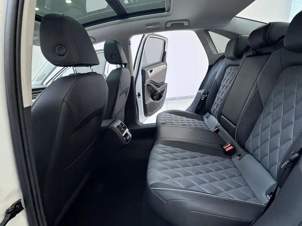 Volkswagen Sagitar — миниатюра 14