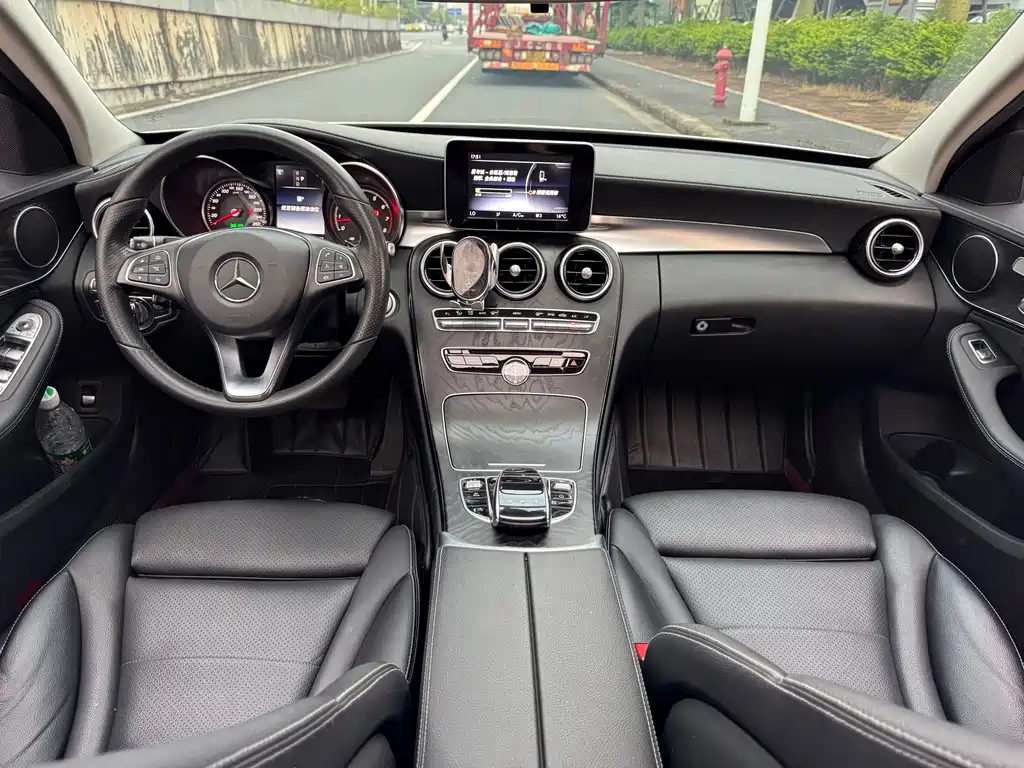 Mercedes-Benz C-Class — миниатюра 12