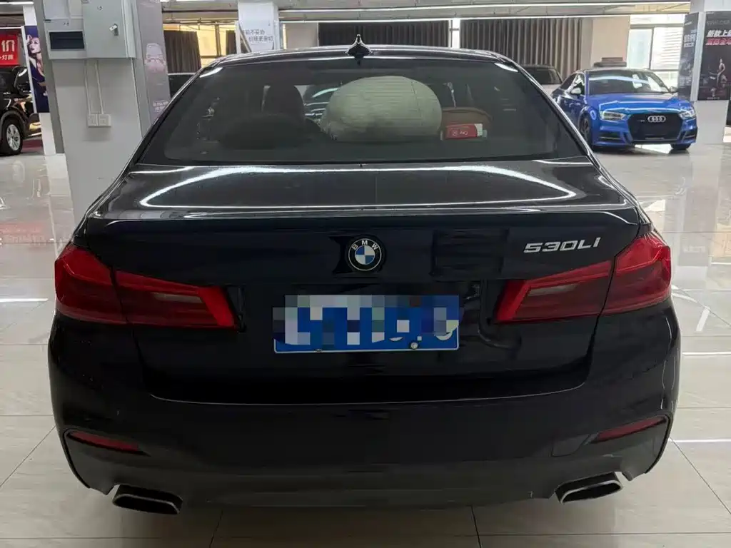 BMW 5 Series — миниатюра 10