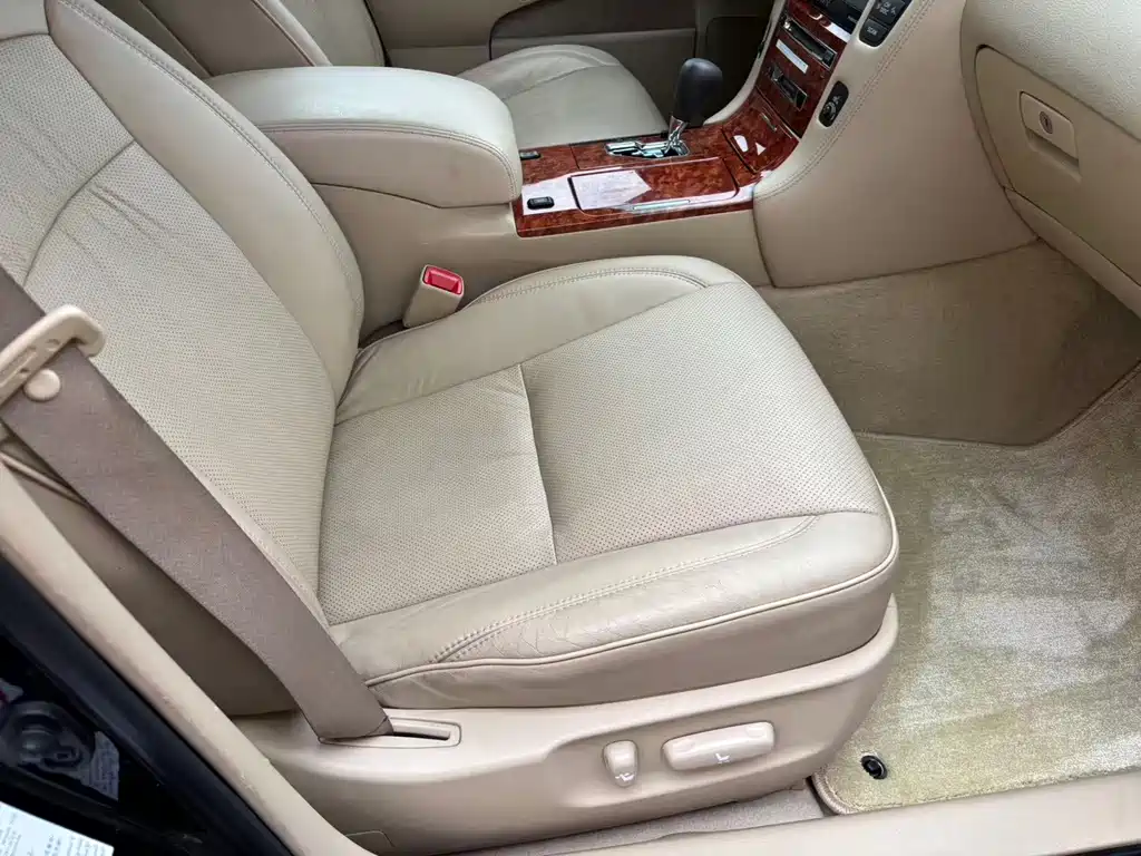 Toyota Crown — миниатюра 7