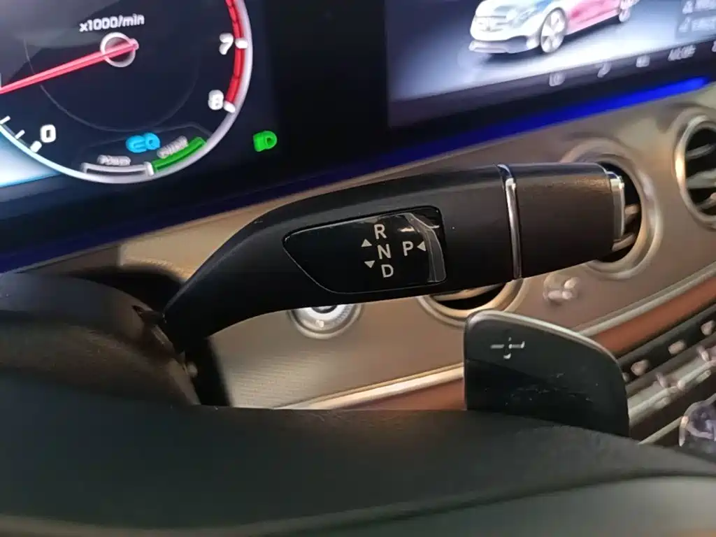 Mercedes-Benz E-Class (Import) — миниатюра 14