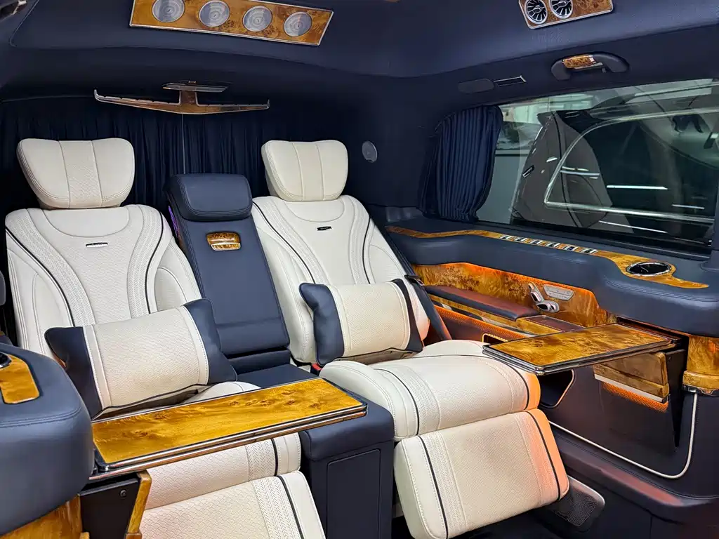 Mercedes-Benz V-Class — миниатюра 7