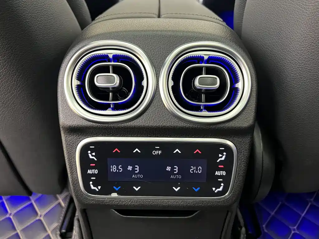 Mercedes-Benz C-Class — миниатюра 16