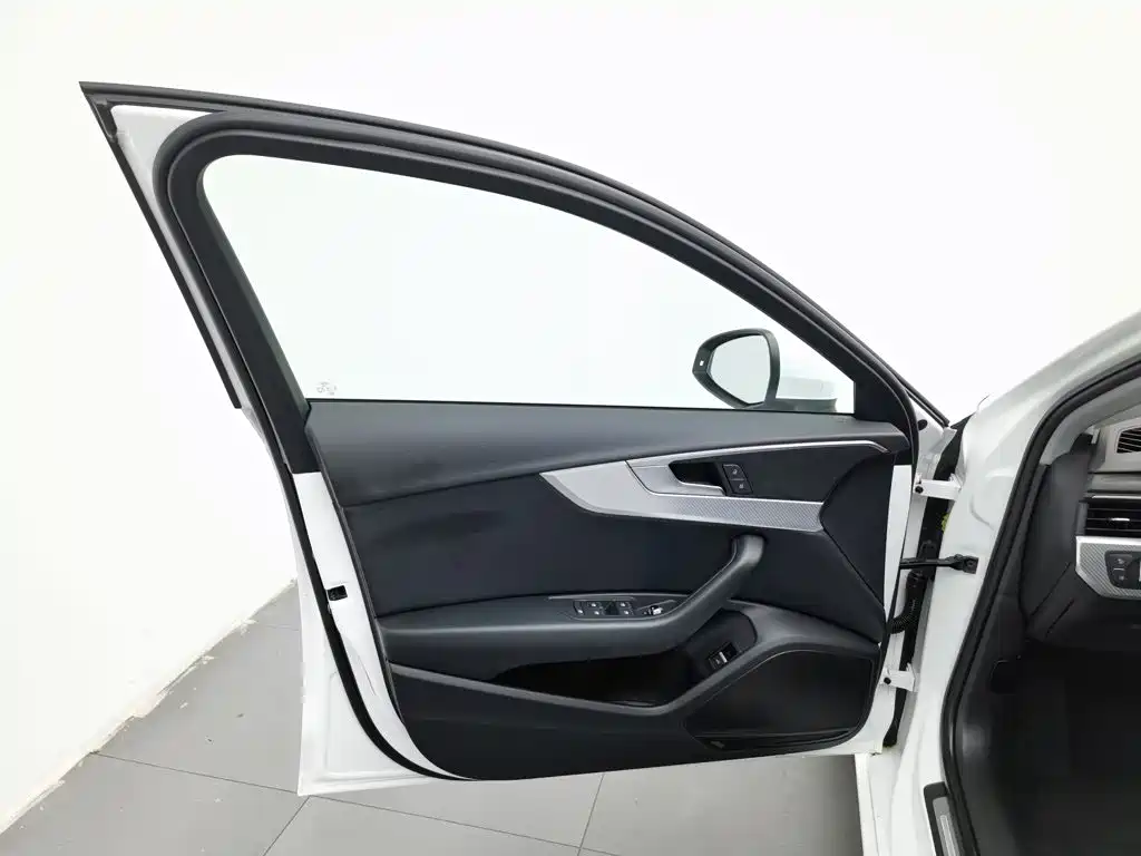 Audi A4L — миниатюра 8