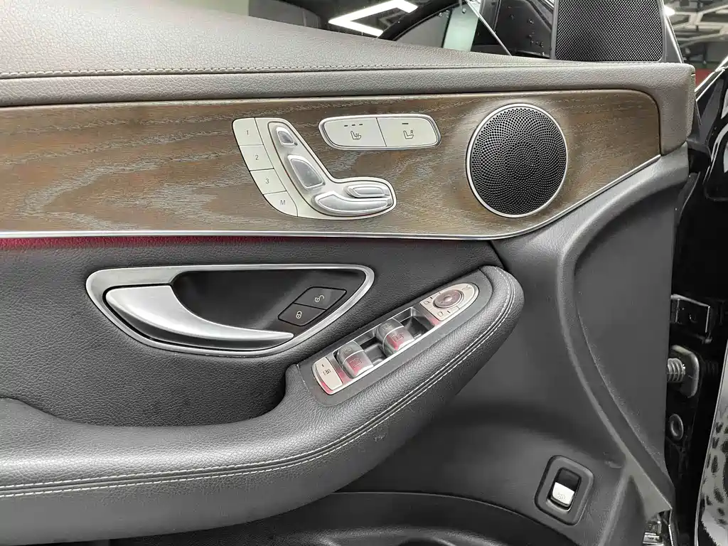 Mercedes-Benz GLC — миниатюра 16