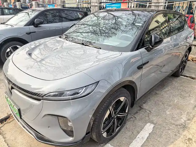 VOYAH LAN TU ZHIYIN 2025