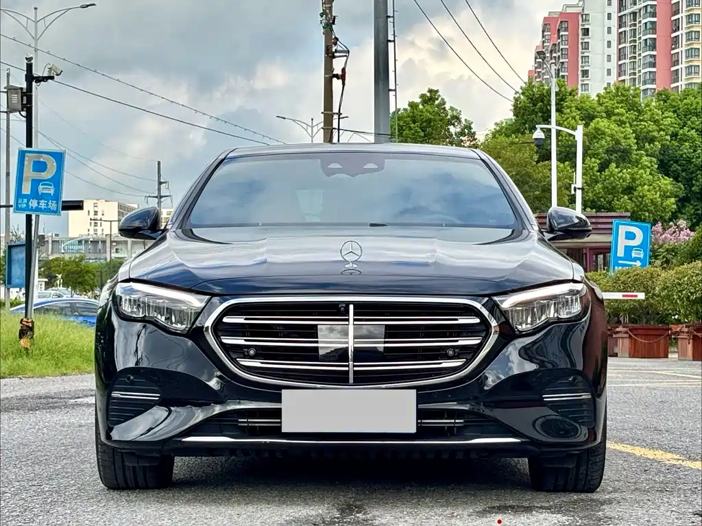 Mercedes-Benz E-Class — миниатюра 3