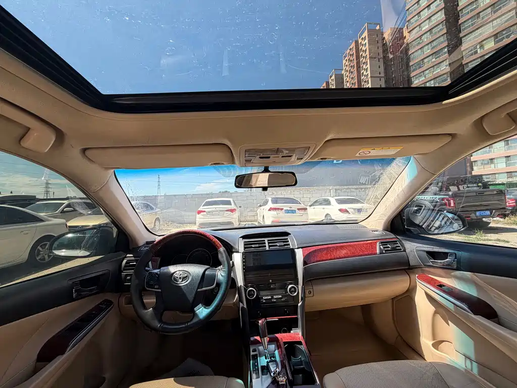 Toyota Camry — миниатюра 9