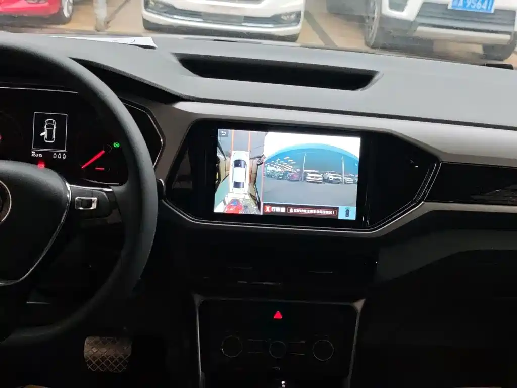 Volkswagen T-Cross — миниатюра 10