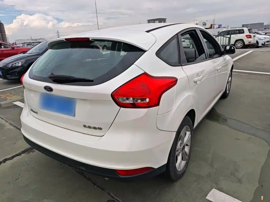 Ford Focus — миниатюра 7