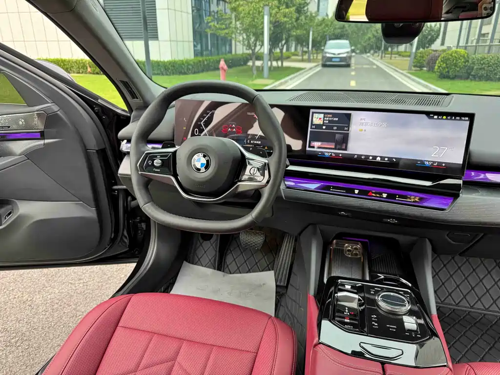 BMW 5 Series — миниатюра 13