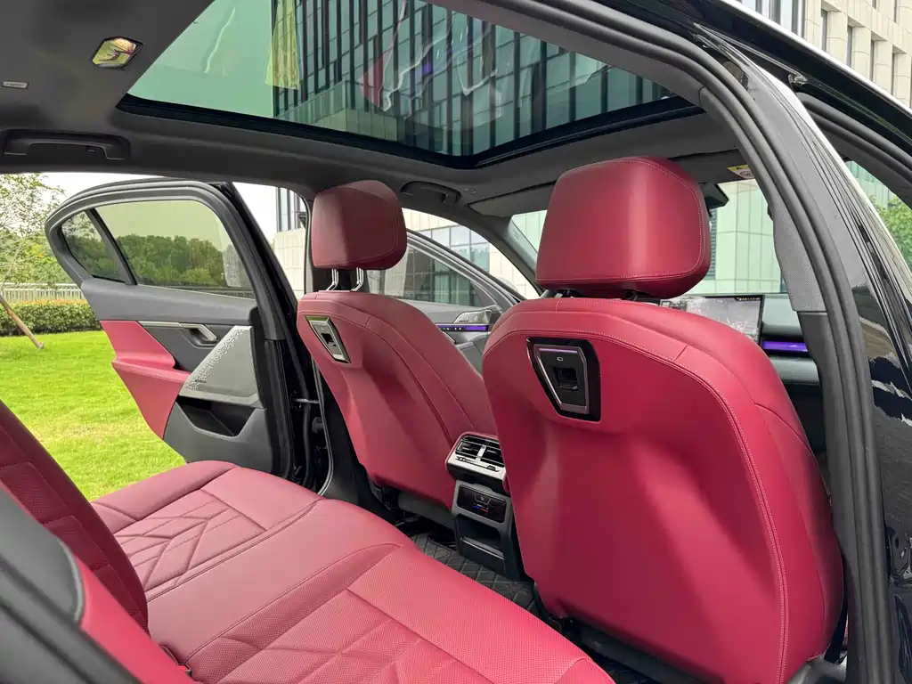 BMW 5 Series — миниатюра 15