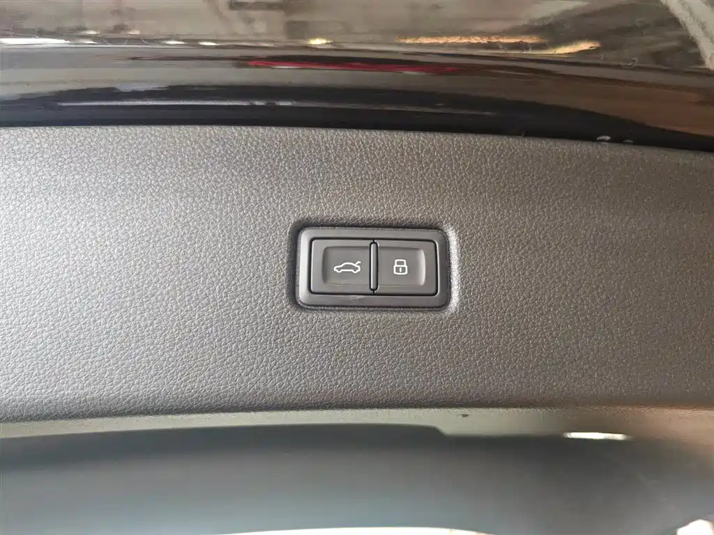Audi Q5L Sportback — миниатюра 15