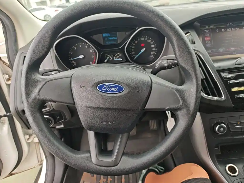 Ford Focus — миниатюра 11